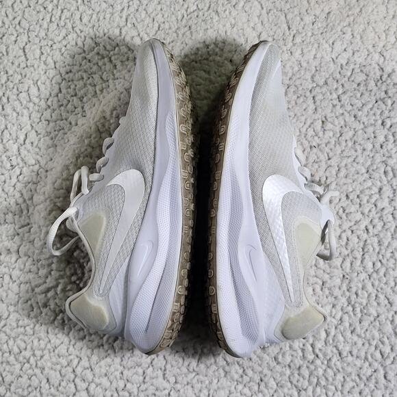 Nike Women's Revolution 7 Running Sneakers Size 8.5 US - Picture 3 of 6